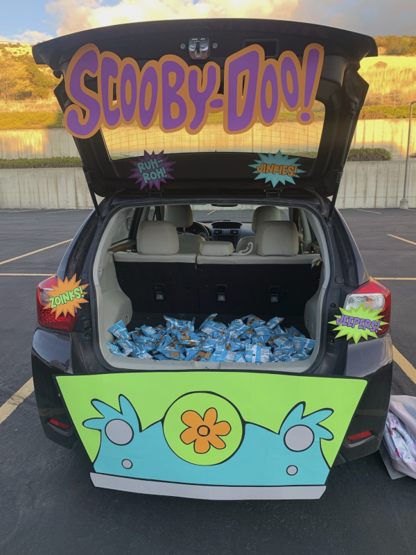 Allison Crafted These Scooby-Doo-Themed Trunk-or-Treat Decorations